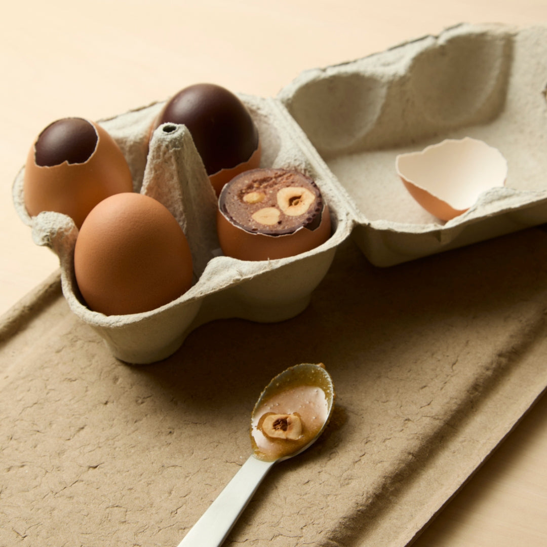 BOX OF 4 PLAQ EGGS IN SHELL