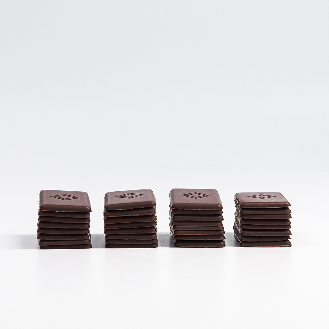 BOÎTE 32 NANO PLAQ CHOCOLAT TRÈS NOIR