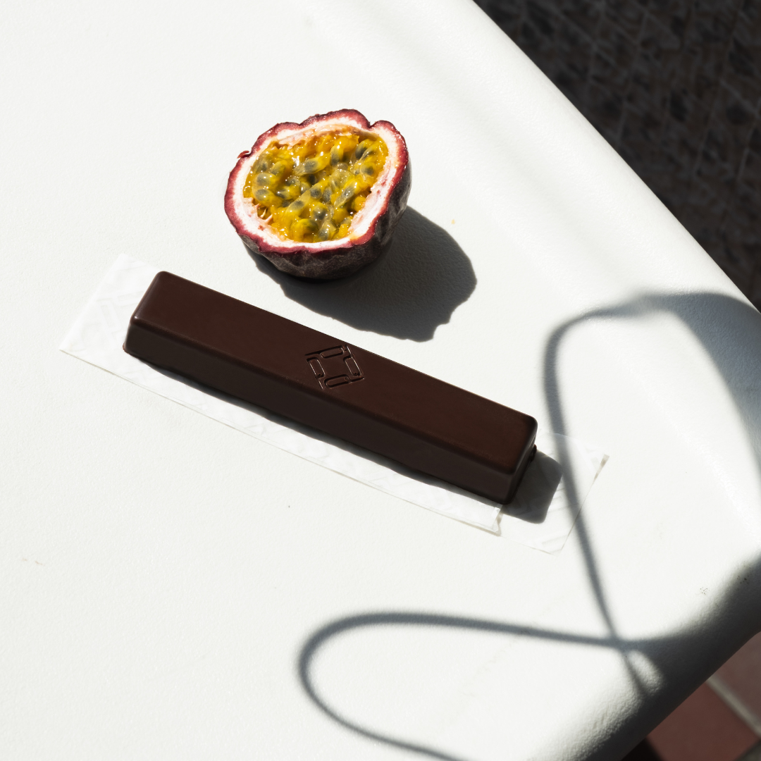 LA BARRE PRALINÉ COCO PASSION AMANDES ENROBÉE PUR NOIR