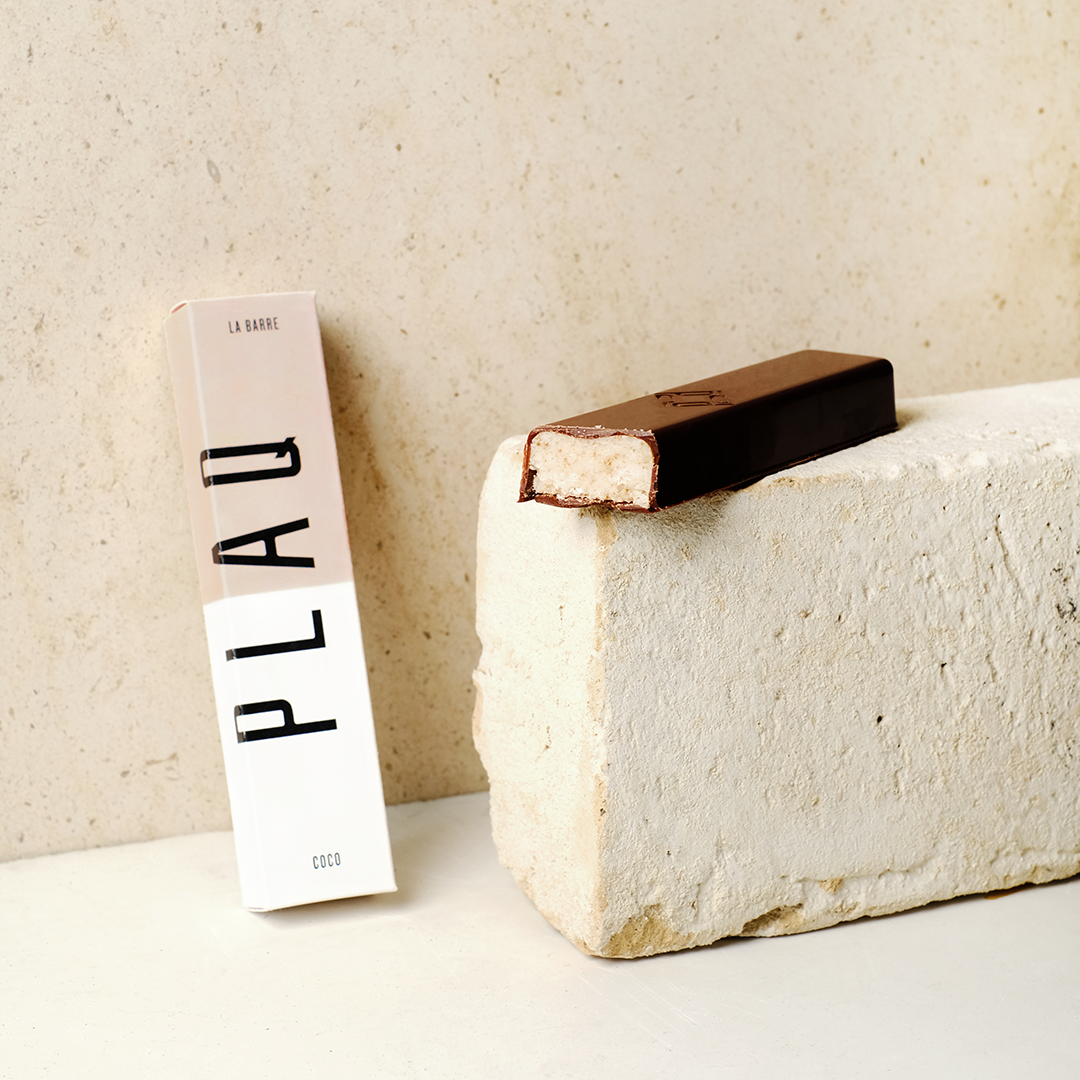 THE DARK COATED COCONUT SNACK BAR