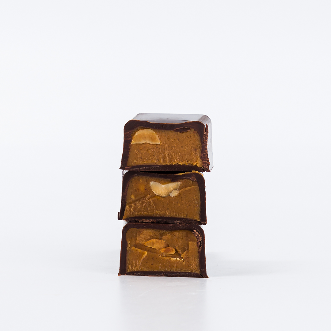 LA BARRE PRALINÉ AMANDES ENROBÉE CHOCOLAT NOIR