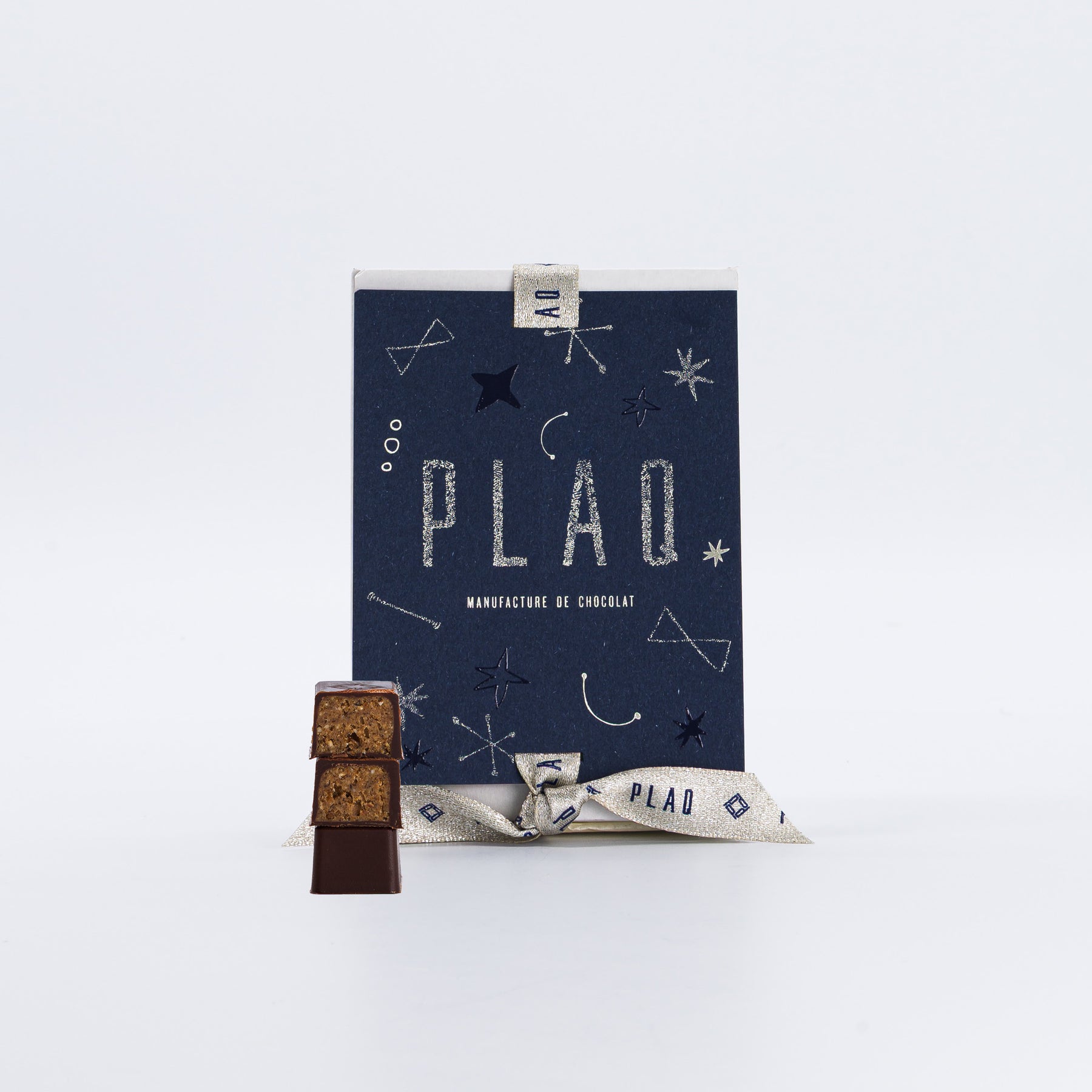 BOÎTE 16 BONBONS ENROBÉS NOIR MIX DE 2 PRALINÉS AMANDES