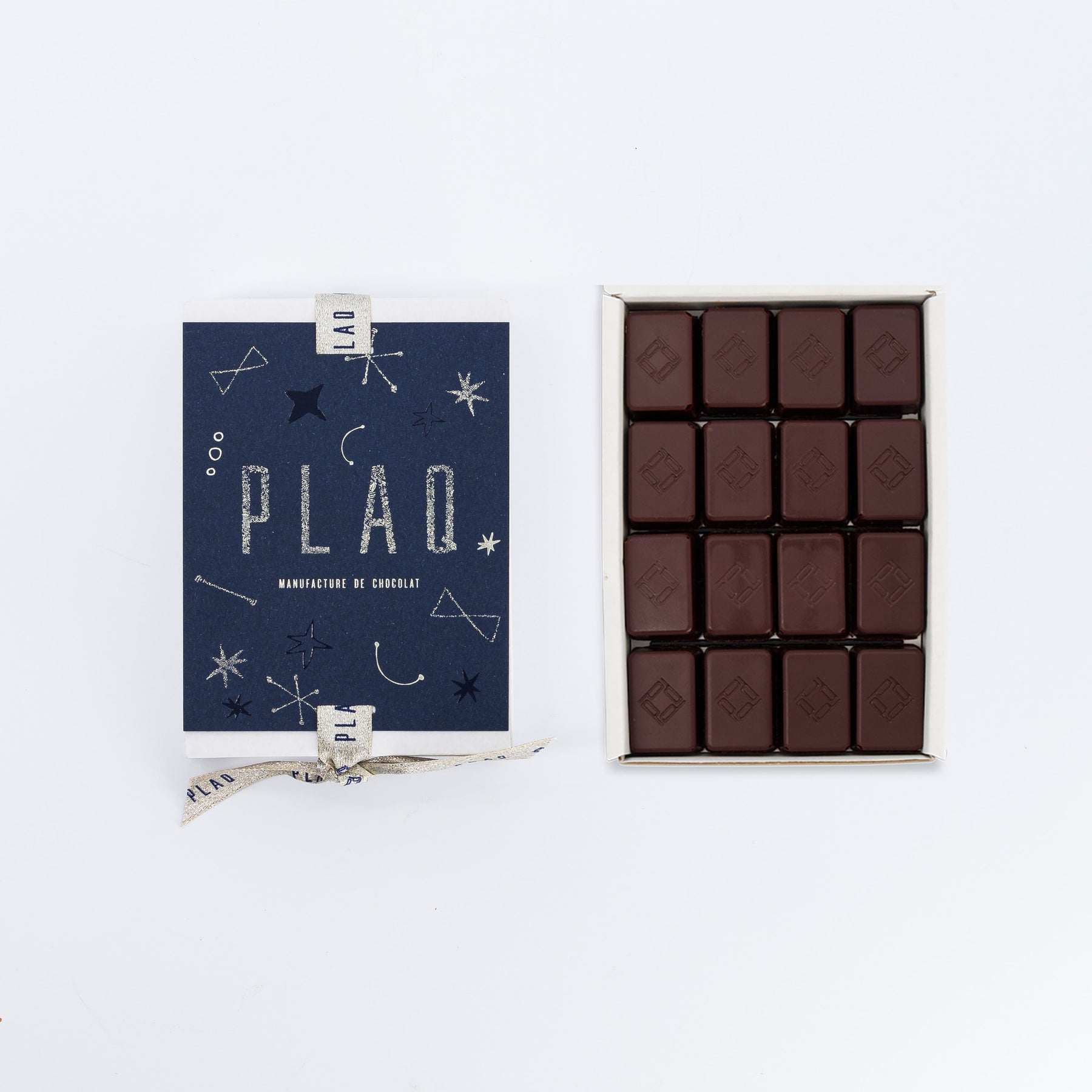 BOÎTE 16 BONBONS ENROBÉS NOIR MIX DE 2 PRALINÉS AMANDES