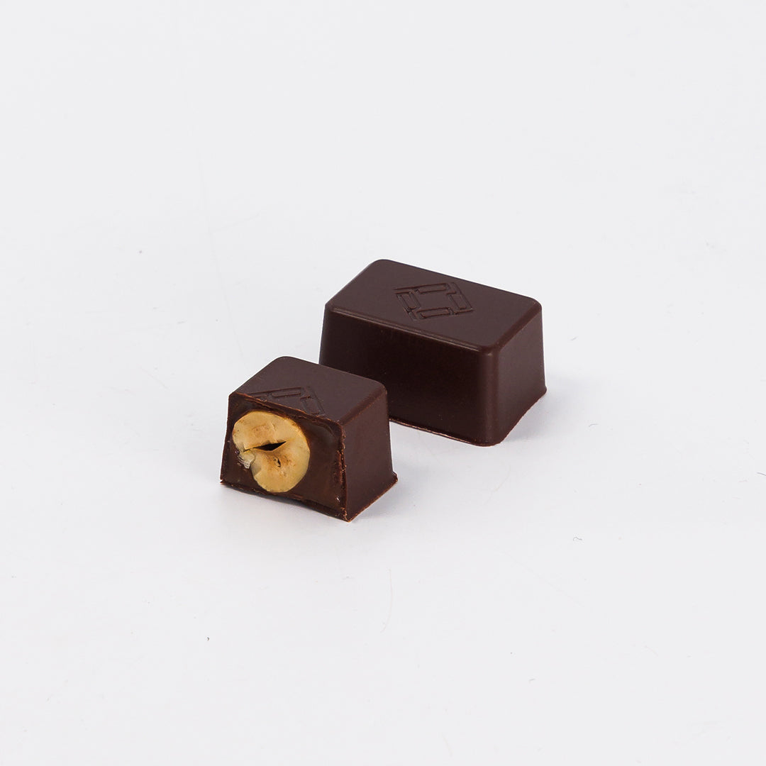 PURE DARK CRUNCHY HAZELNUTS BONBONS