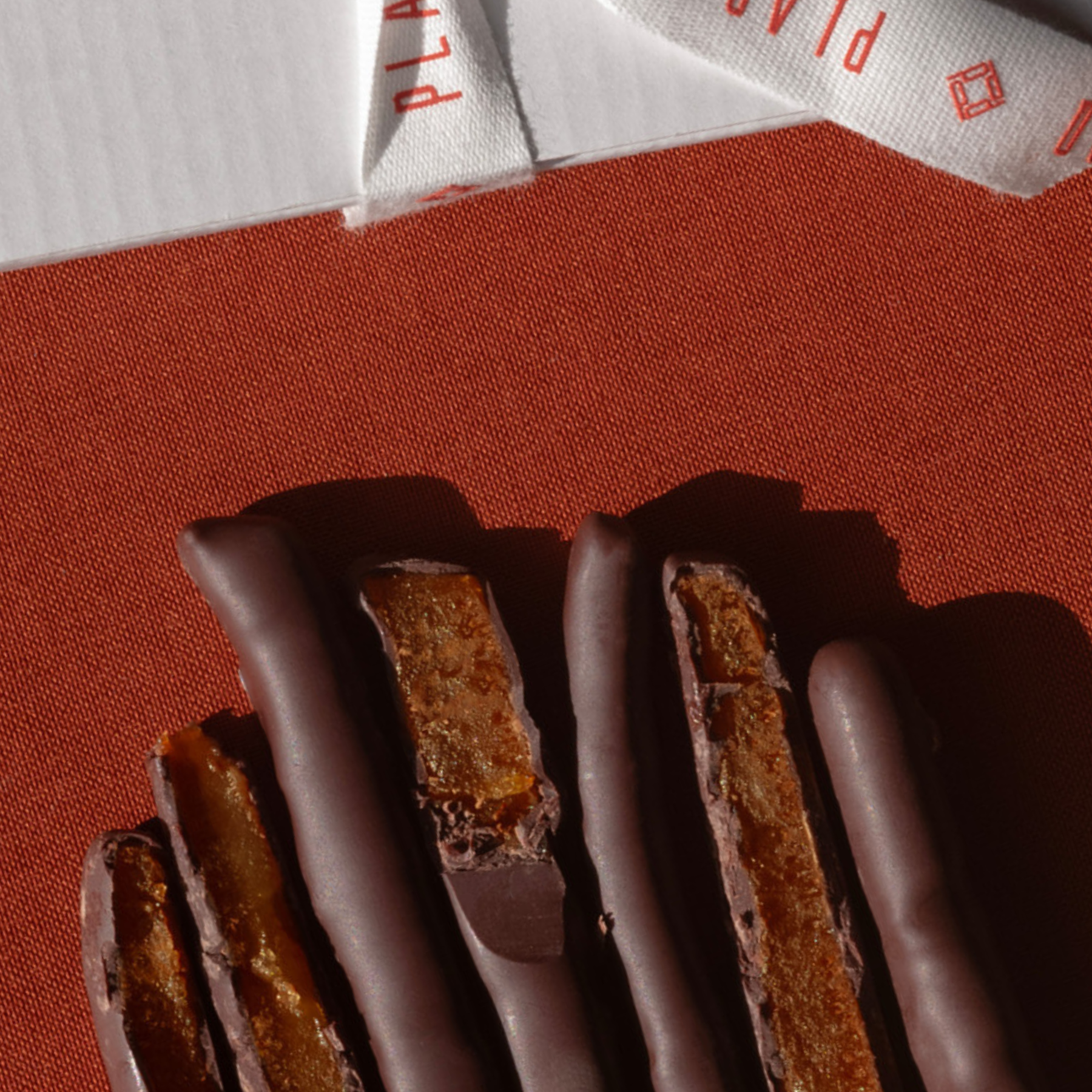 BOÎTE ORANGES CONFITES ENROBÉES TRÈS NOIR