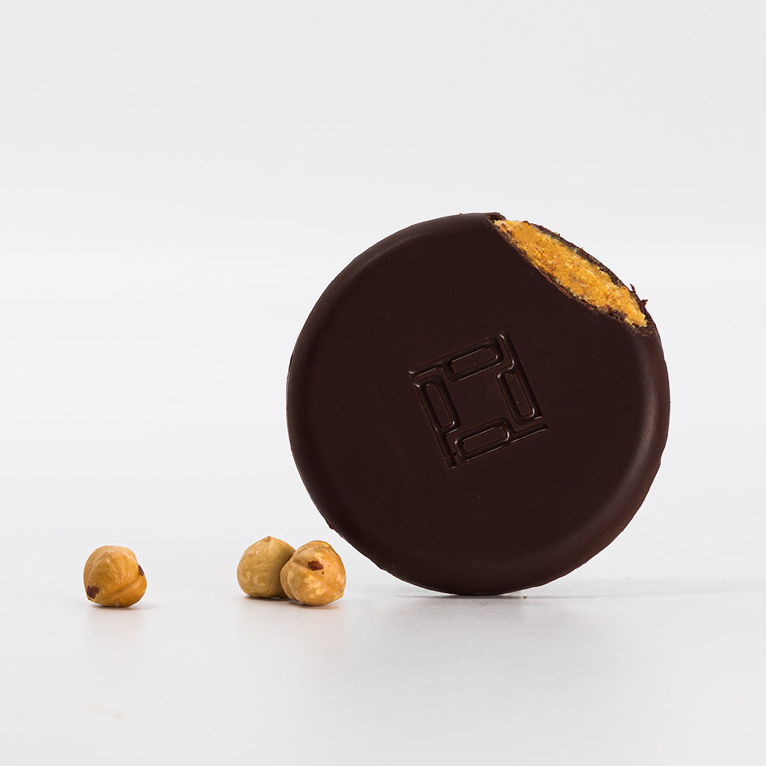 KAMILI HAZELNUT PRALINE MEDAL